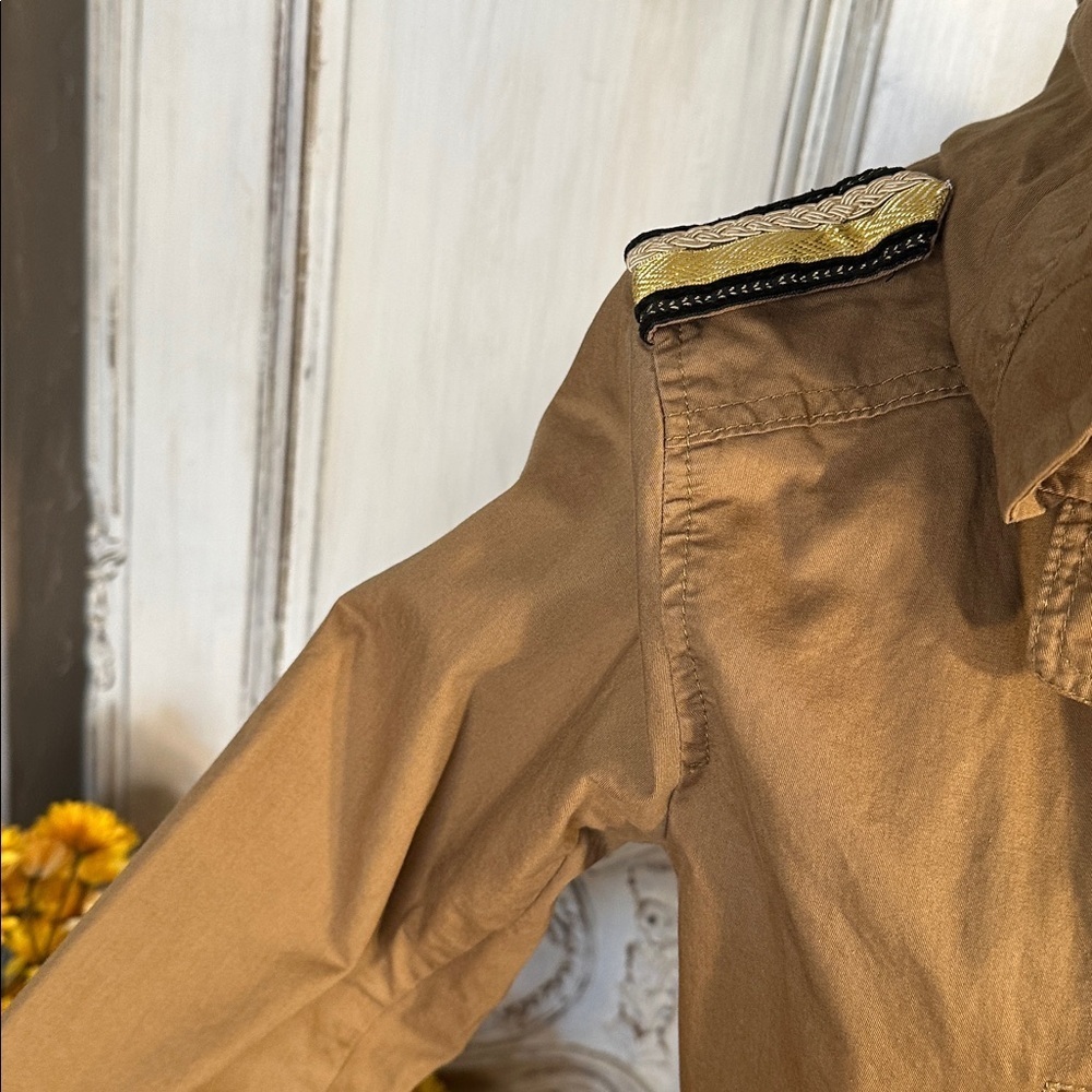 Willow & Clay Brown Hooded Jacket with Pockets Gold and Black Accents - Picture 5 of 9